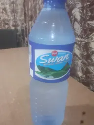 Swan Midium bottle water