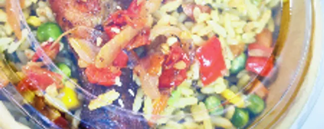 Fried rice, chicken and coleslaw with premium packaging