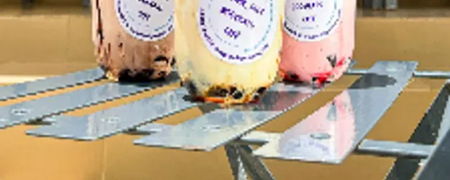 STRAWBERRY BUBBLE MILK