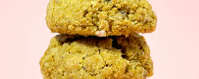 JUMBO CHOCOLATE CHIP AND CHUNKS COOKIE