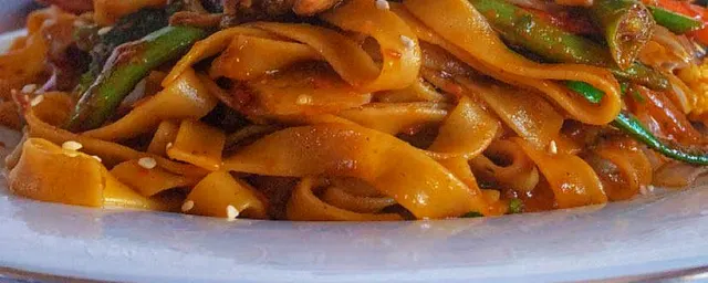 Fettuccine pasta with chicken