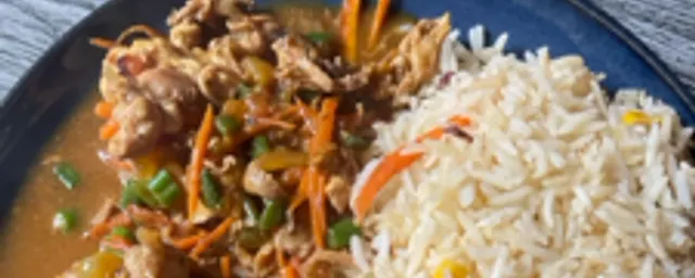 Steamed Rice and chicken sauce