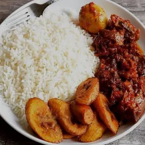 White Rice with Stew Beef/plantain