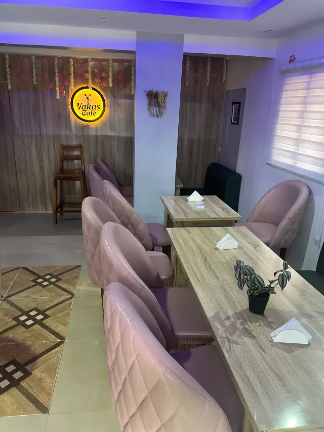 Yakas Cafe