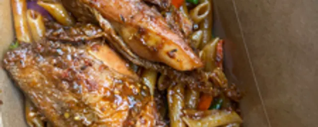 minced meatpenne pasta and peppered chicken