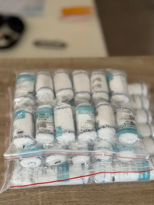 4\ Crepe bandage (medium)